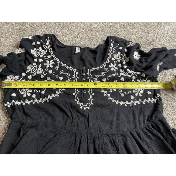 Meadow Rue Anthropologie Peasant Top Embroidered Black White Boho Sz Medium - Picture 7 of 7